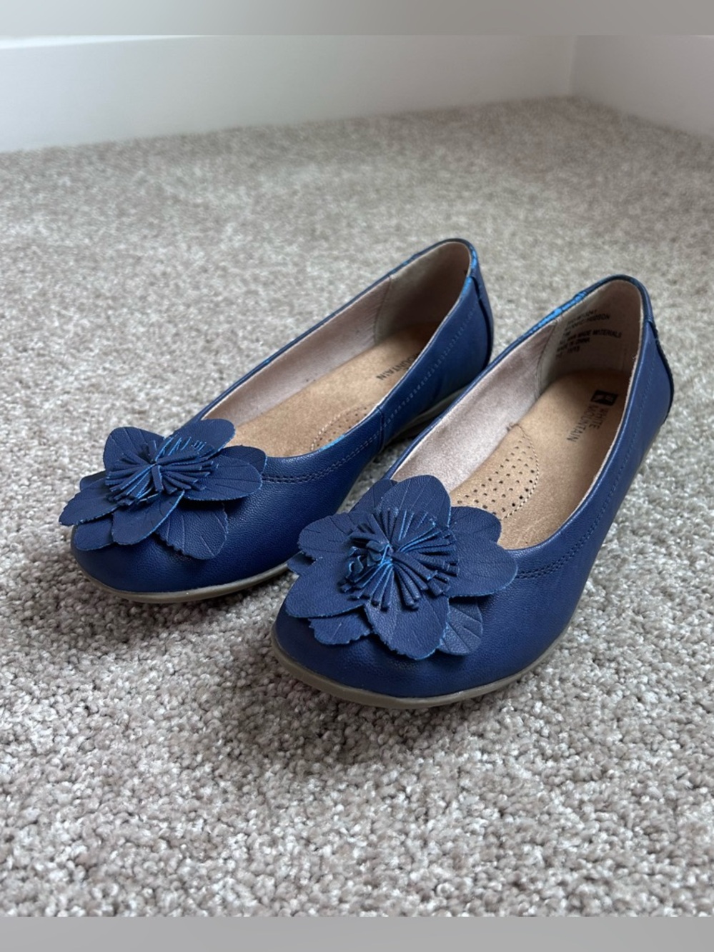 White Mountain Hudson Cobalt Blue Floral Ballet Flats Size 7 M Comfort EUC